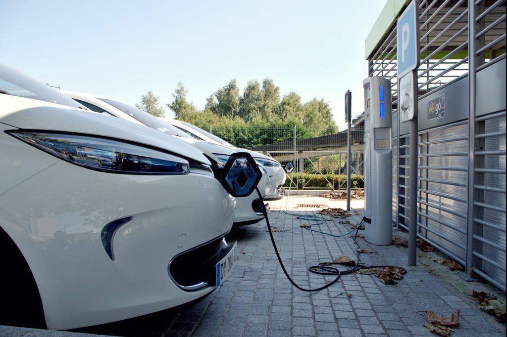 Many more people are turning to electric cars, but what are the most popular makes and models?