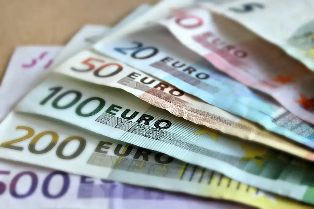 What countries use the euro?